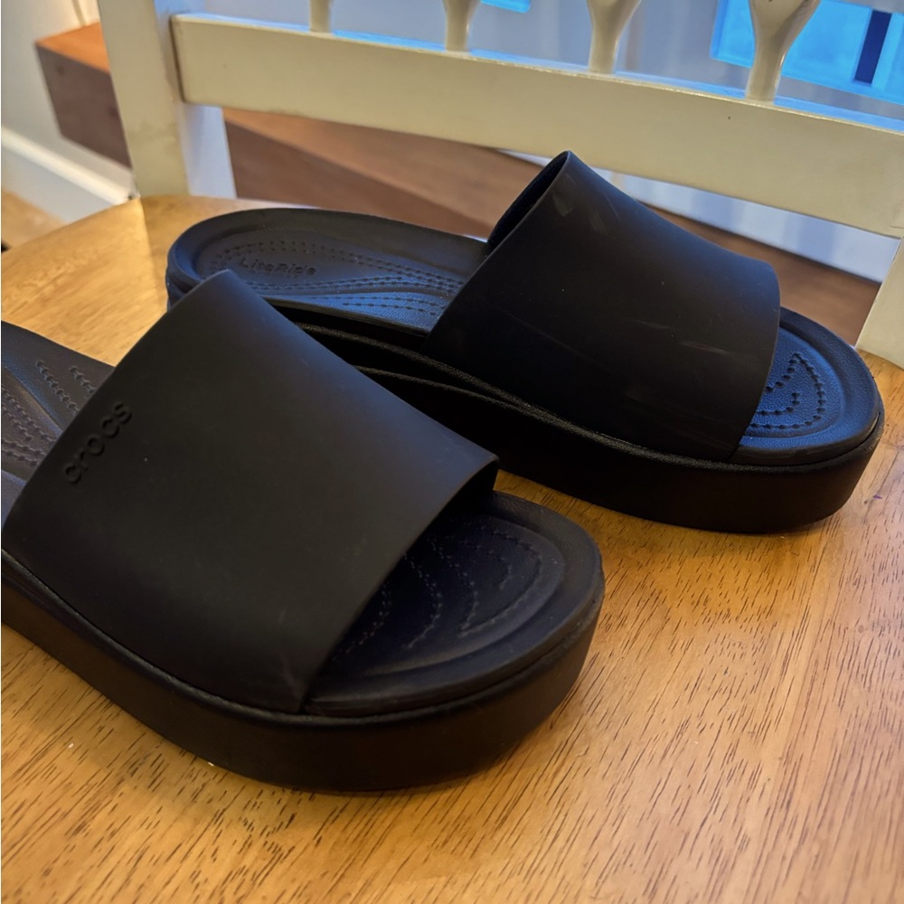 Crocs Brooklyn platform slide Women’s 8